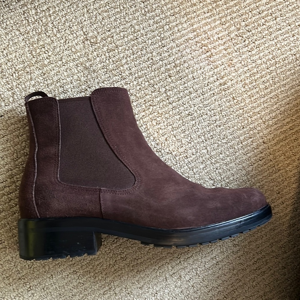 Everlane Italian Chelsea Boot